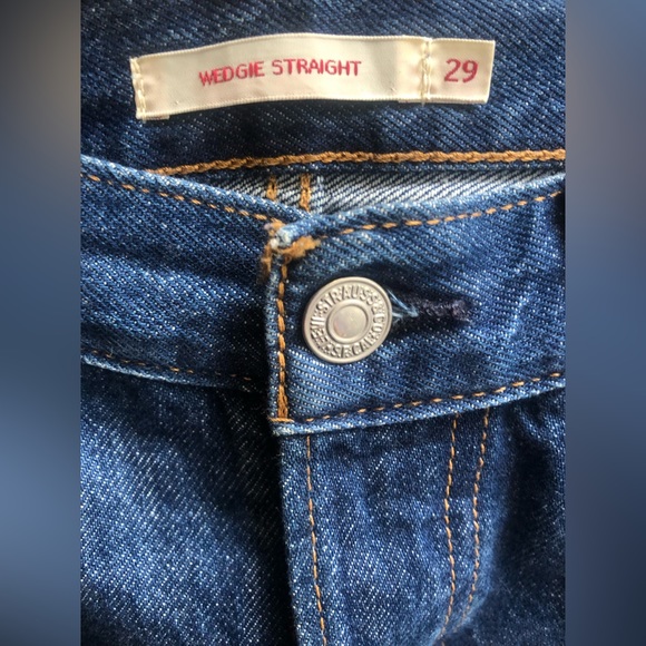 Levi Wedgie Straight Women’s Jean, Size 29 - Picture 5 of 6